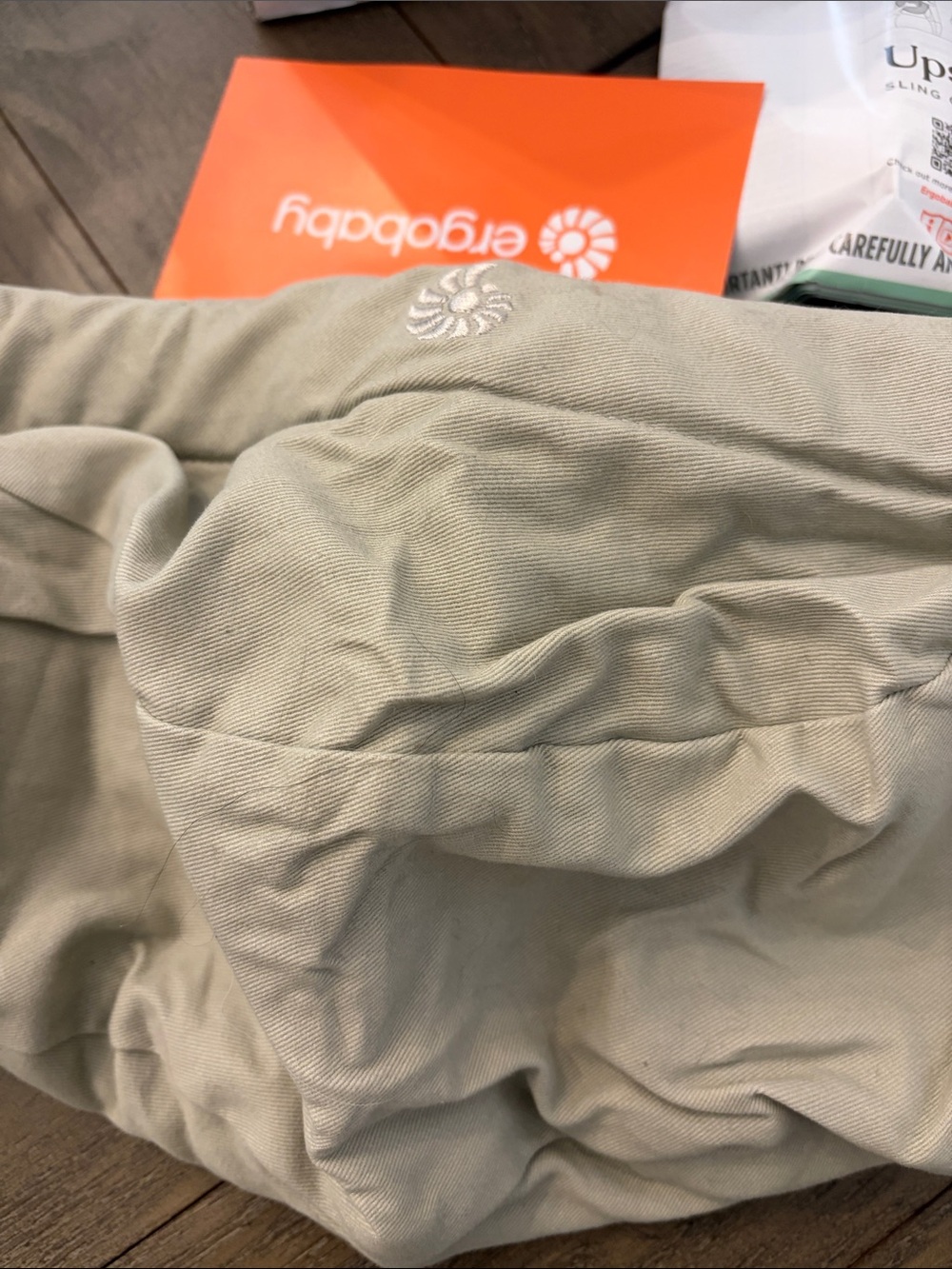 Upsie in Soft Olive - Picture 2 of 2